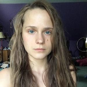 Meet your Posher, Eva